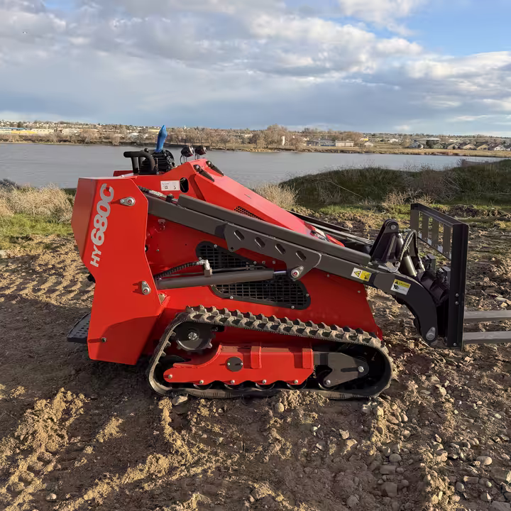 2026 Huayee HY680C Mini Skid Steer photo 4