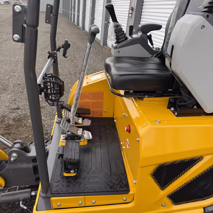 Huayee SHY15 Mini Excavator photo 11
